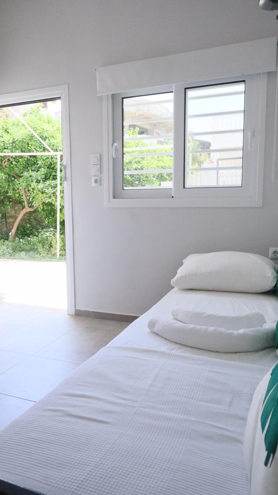 Villa Seaside House With Garden Derveni Esterno foto